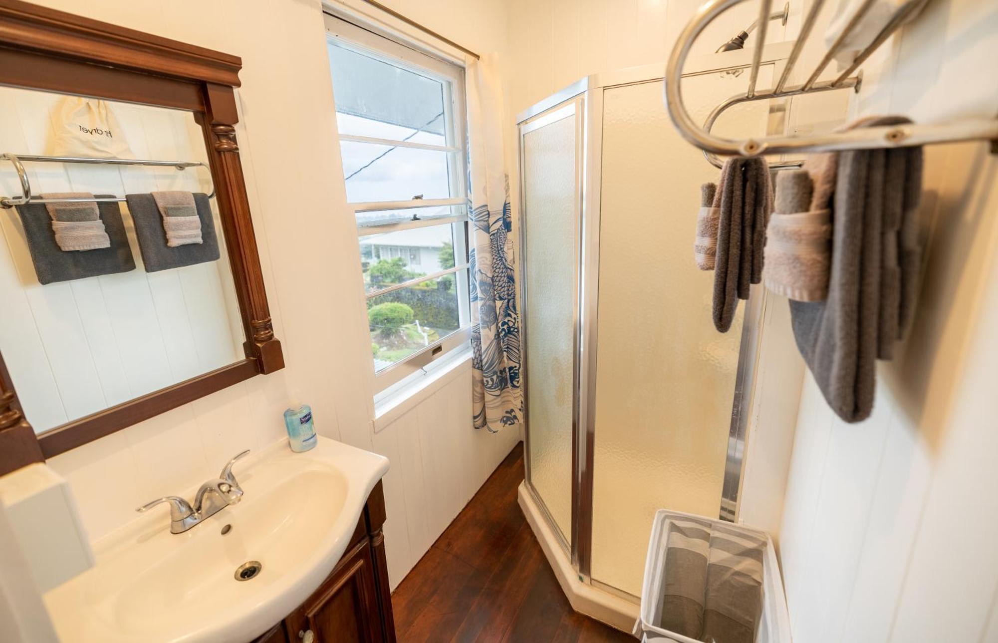 Hilltop Legacy Vacation Rental Hilo Room photo